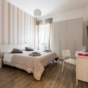 Cornelia House , Roma Italia